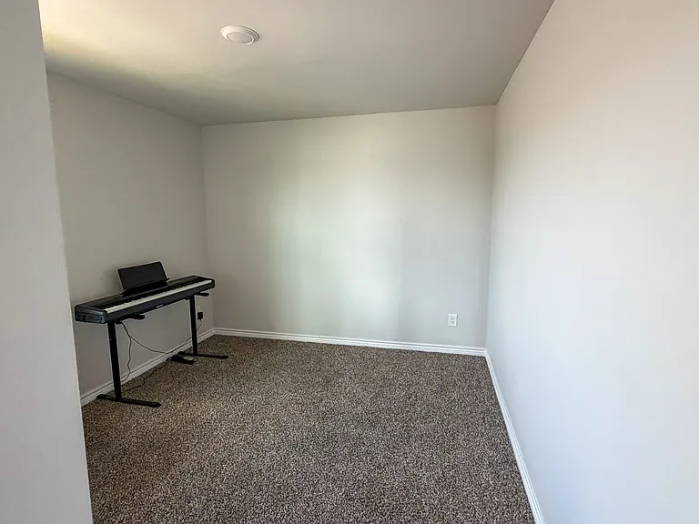 Guest bedroom 2