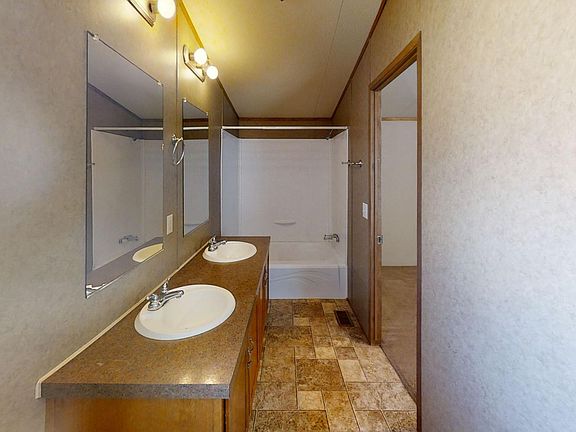 4th image of 1208 N Avenue K