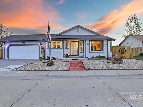 1265 Rosewood St, Mountain Home, ID 83647