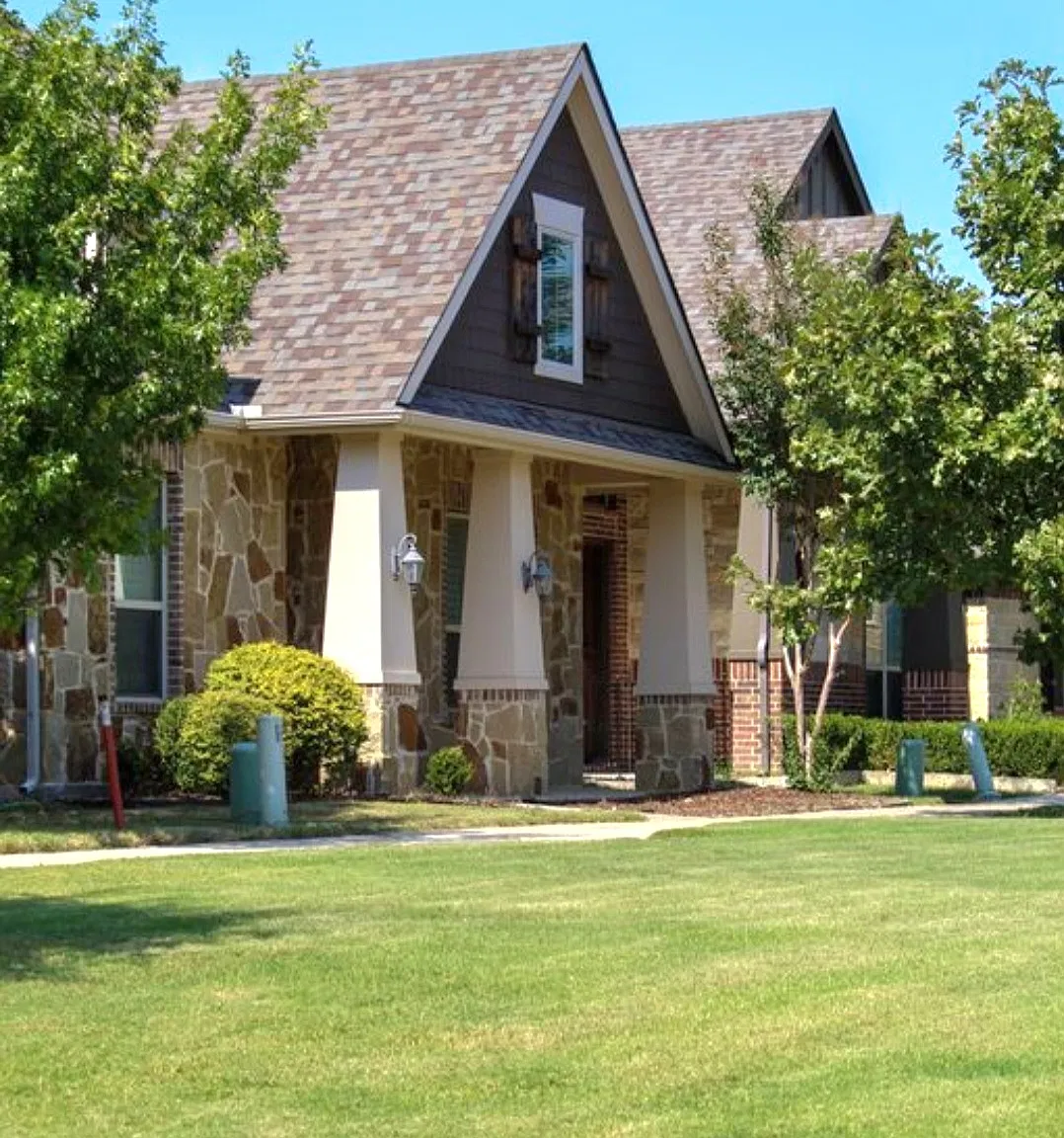 3 bed, 2.5 bath, 2573 sqft, $2,895 — Photo 2