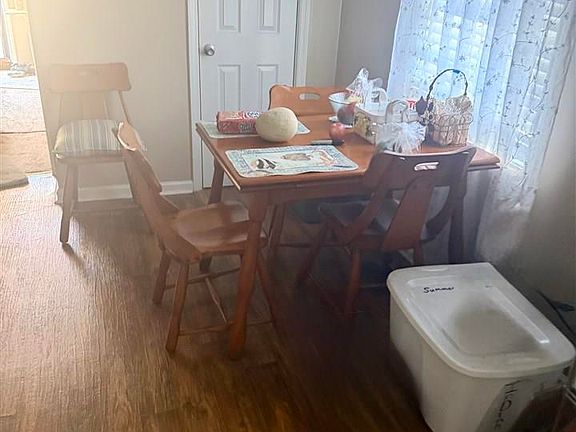 5th image of 2526 Lester Rd