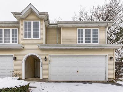1518 Golden Oak Dr, Woodstock, IL, 60098