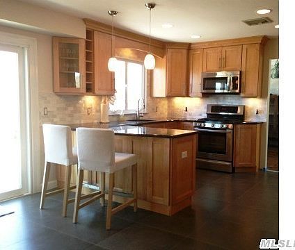 2nd image of 16 Ibsen Ave
