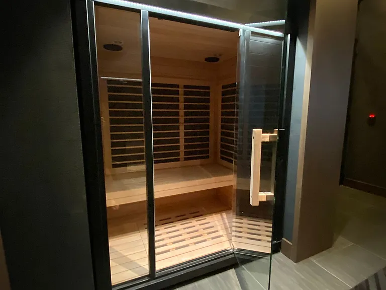 Remi Downtown — Photo 33