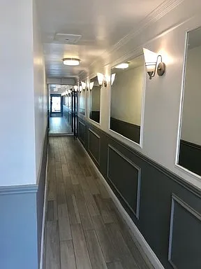 1827 Veteran Ave — Photo 2