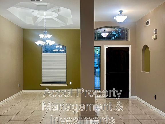 3rd image of 3317 Loyola Ave