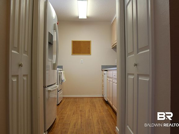 2nd image of 9607 Villas Dr