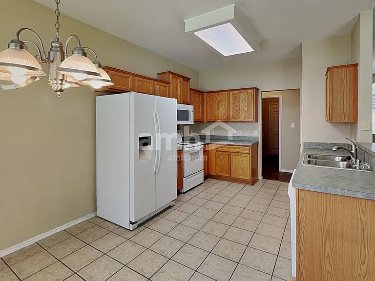1413 Park Palisades Dr — Photo 3