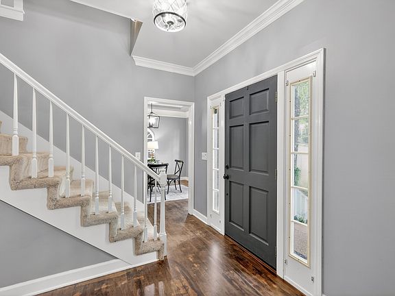 4th image of 4321 Oakcrest Ln