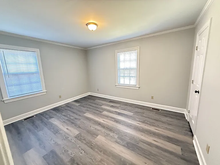 1136 Beechwood Dr — Photo 8
