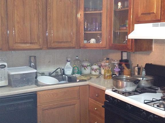 2nd image of 9 Cedar St