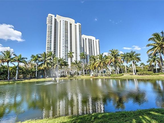 3rd image of 3000 Oasis Grand BLVD #2205