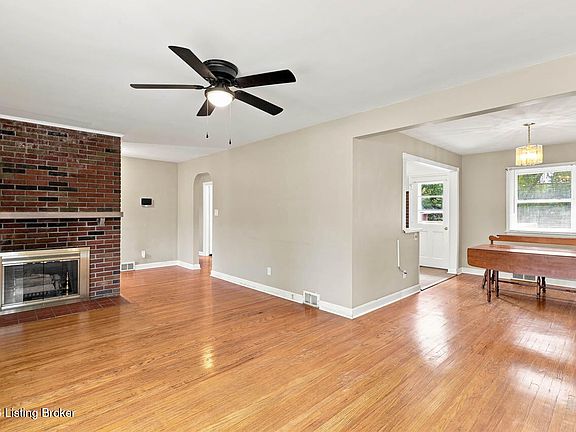 2nd image of 7709 Chet Ln