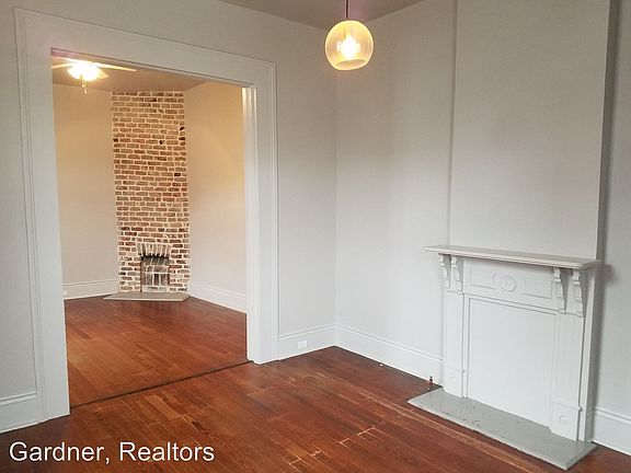 2nd image of 1122-1124 N Robertson St #1124