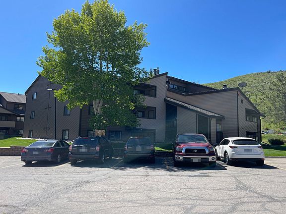 3rd image of 1060 W Beaver Creek Blvd