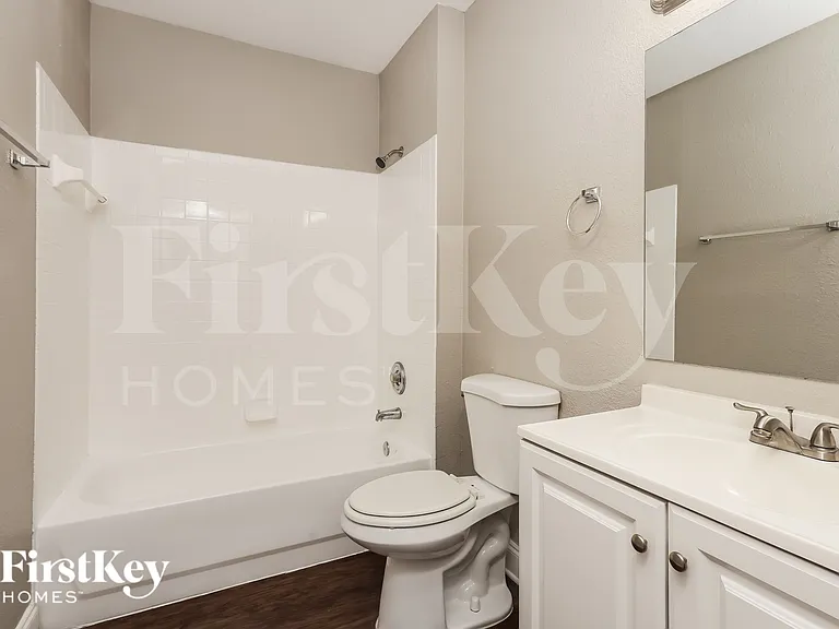 1553 S Cranberry Blvd — Photo 14