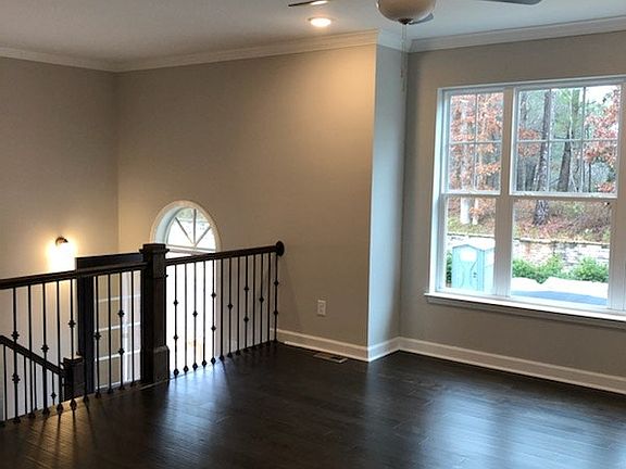 5th image of 50 Wren Dr