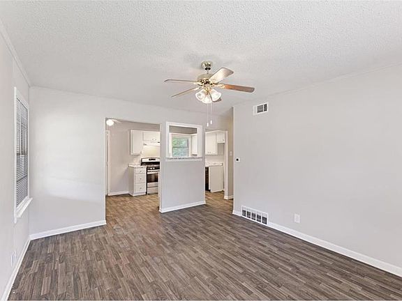 3rd image of 4713 Laverda Dr