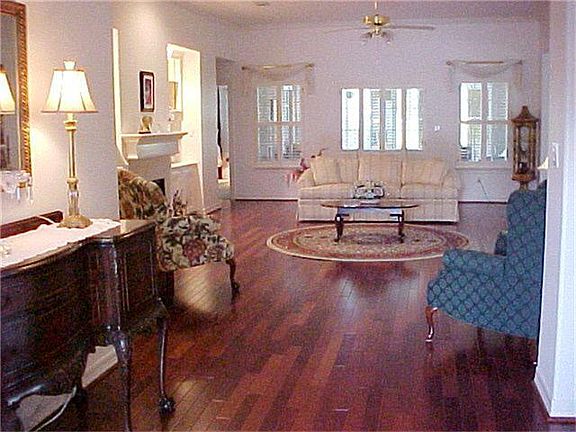 5th image of 3303 Flower Field Ln
