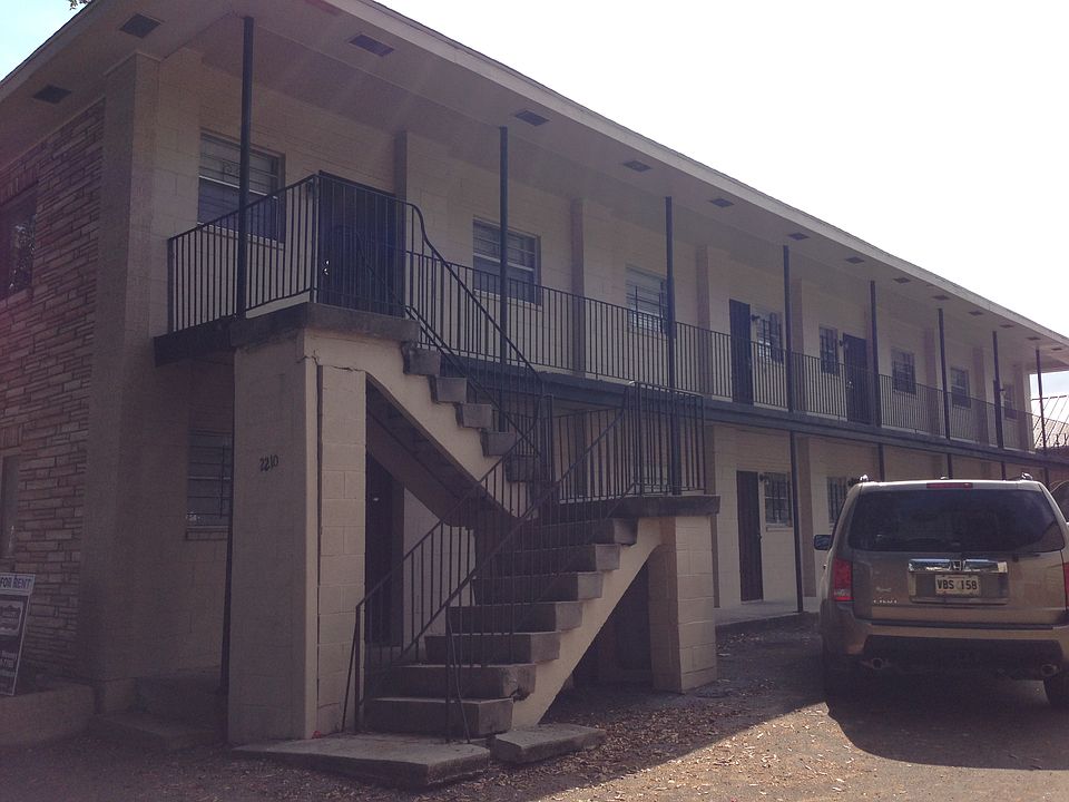 2210 Bienville