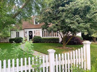 16 Ben Ct, Old Greenwich, CT 06870