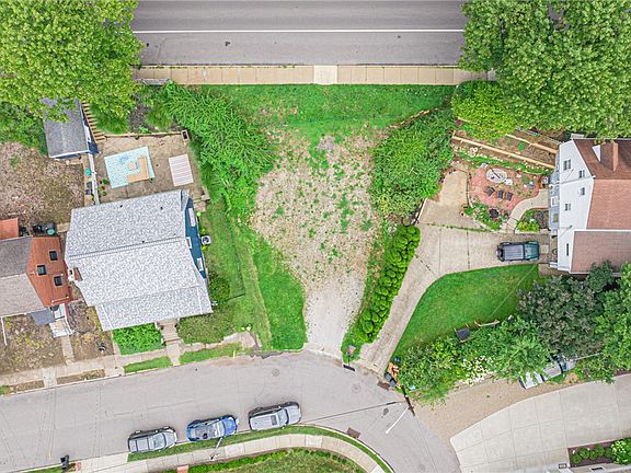 3rd image of 313 Beaver Rd