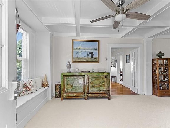 2nd image of 1042 Anthony Rd