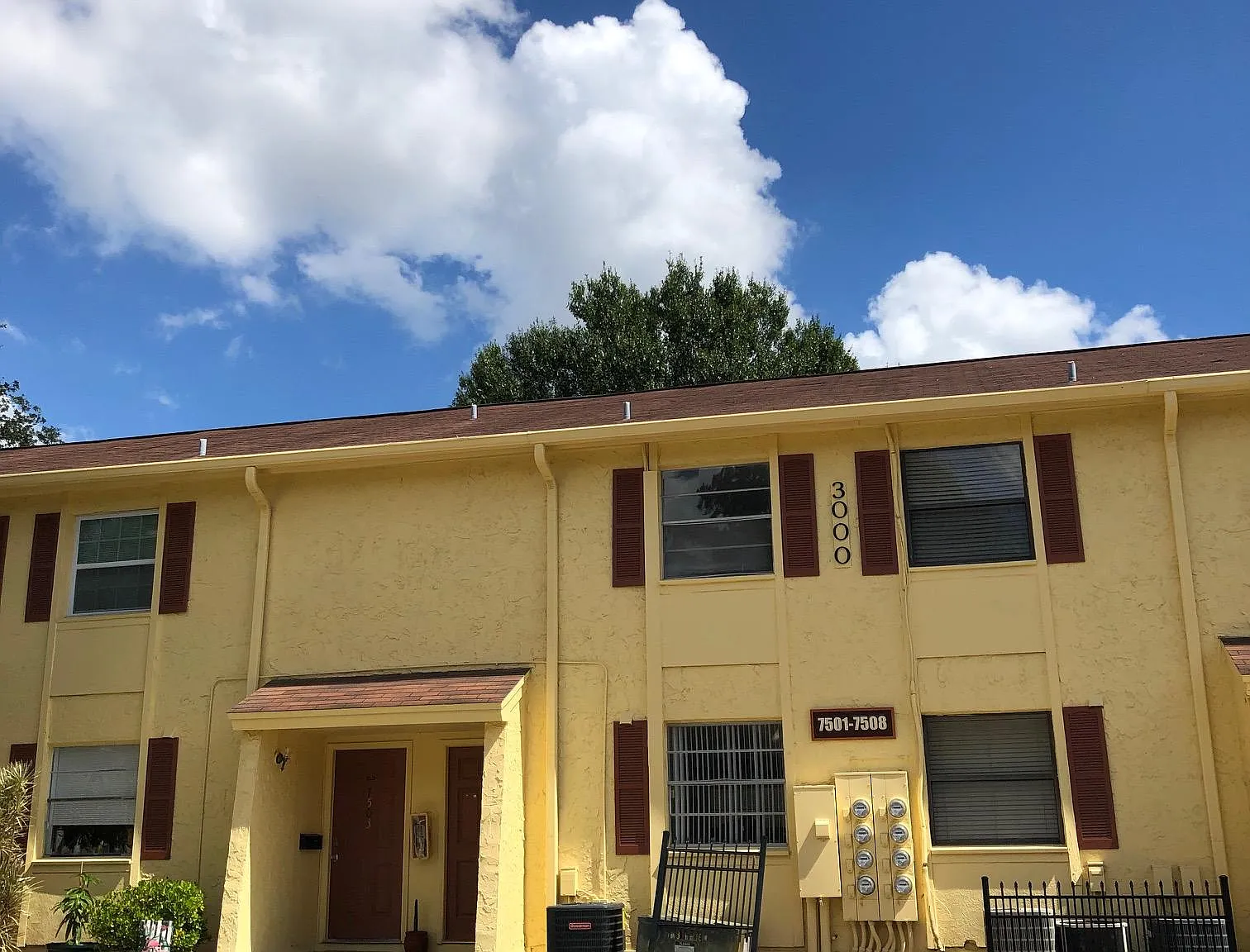 2 bed, 1.5 bath, 1268 sqft, $1,500 — Photo 2