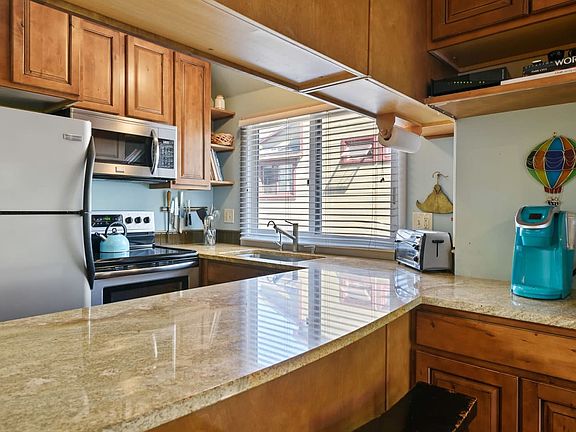 2nd image of 1119 Woodside Ave #8