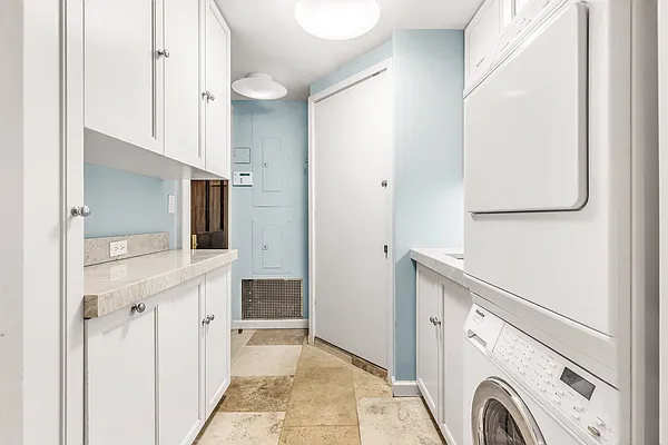 Sold by Sotheby's International Realty | media 14