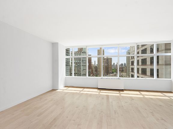 3rd image of 160 W 66th St APT 20F