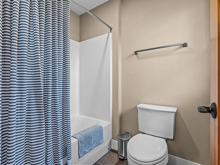2333 NW Lolo Dr — Photo 20