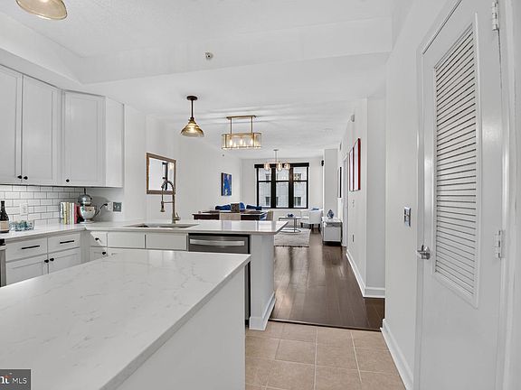 3rd image of 400 Massachusetts Ave NW APT 505