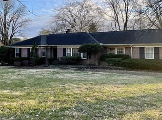 6201 Robin Hill Rd, Nashville, TN 37205