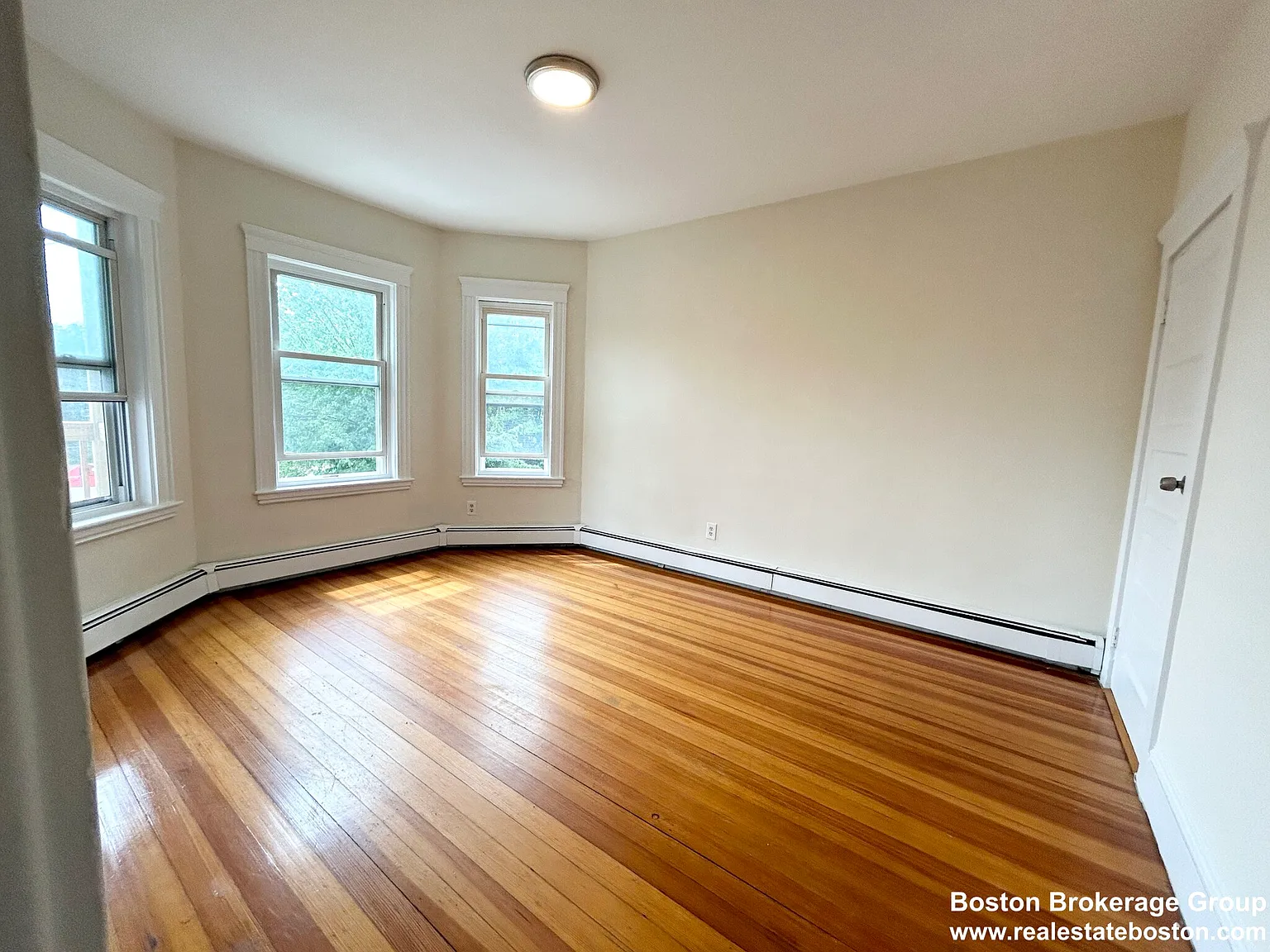 3 bed, 1.5 bath, $2,600 — Photo 3