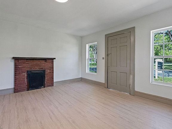 5th image of 213 S Ireland St
