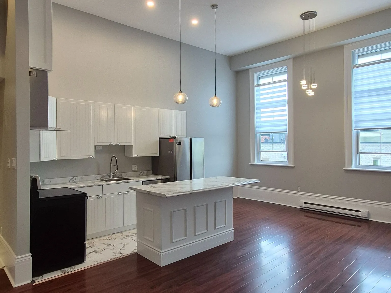 3 bed, $2,500 — Photo 1