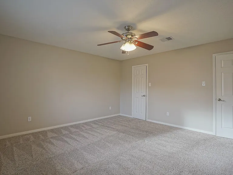 2108 Lakeway Dr — Photo 50