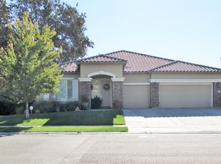 9801 Toscano Dr, Elk Grove, CA 95757