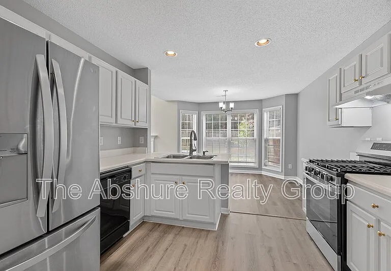 4224 Lake Woodard Dr — Photo 18