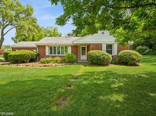947 Ridgeland Ave, Mundelein, IL 60060