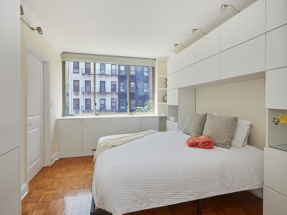 3rd image of 350 E 82nd St APT 3F