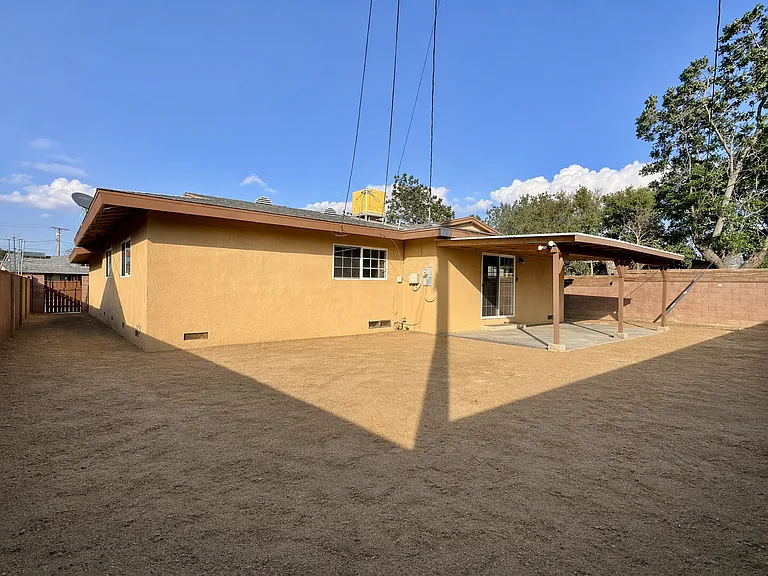 1268 W Avenue H12 — Photo 28