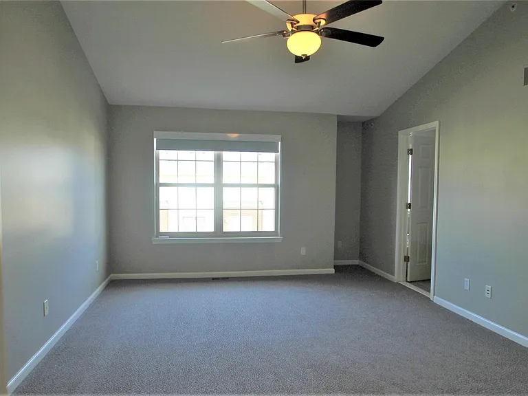 3243 Camden Dr #118 — Photo 22