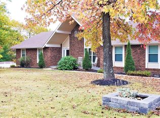 3840 Autumn View Dr, Arnold, MO 63010