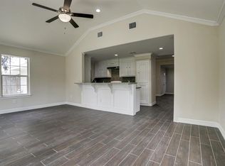 9611 Richmond Ave, Houston, TX 77063