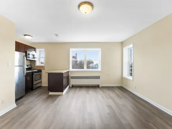 210 Woodcliff Avenue image 4 of 14