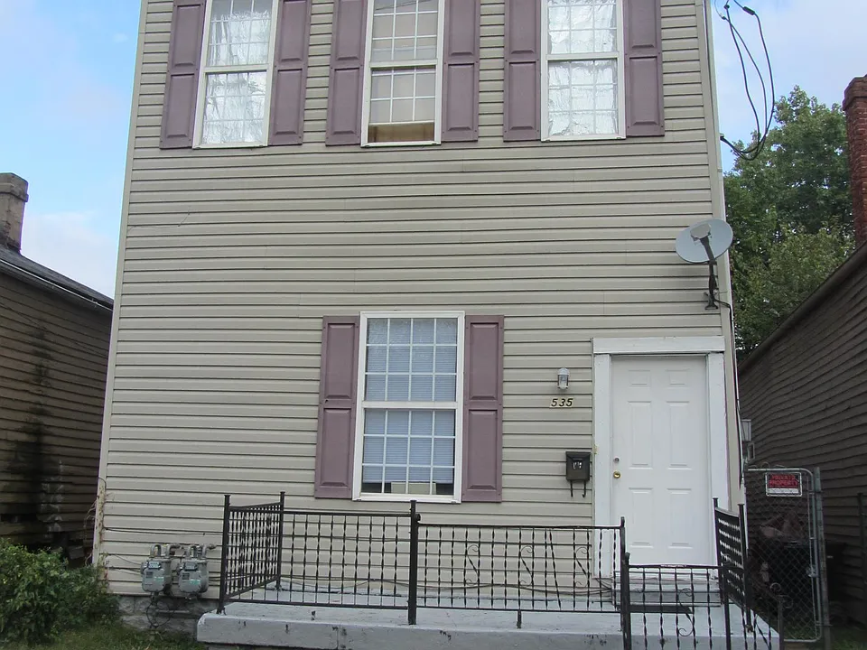 535 E Kentucky St #2F