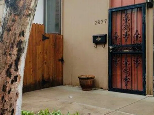 2877 S Locust St, Denver, CO 80222