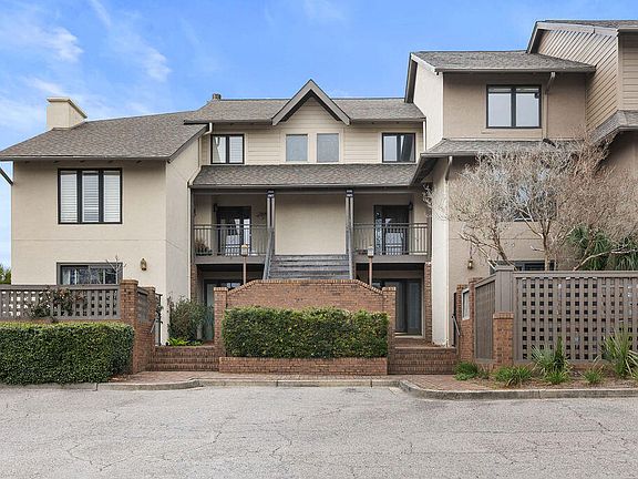 3rd image of 1906 Marsh Oak Ln